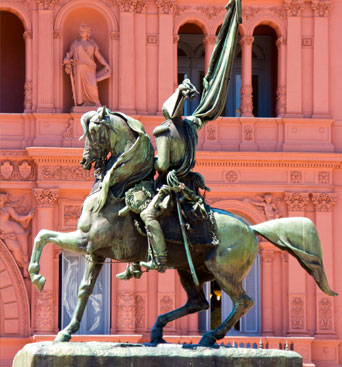 La Casa Rosada en la Plaza de Mayolt