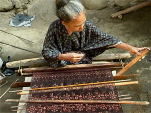 “Sisilia Sii–Weaver”